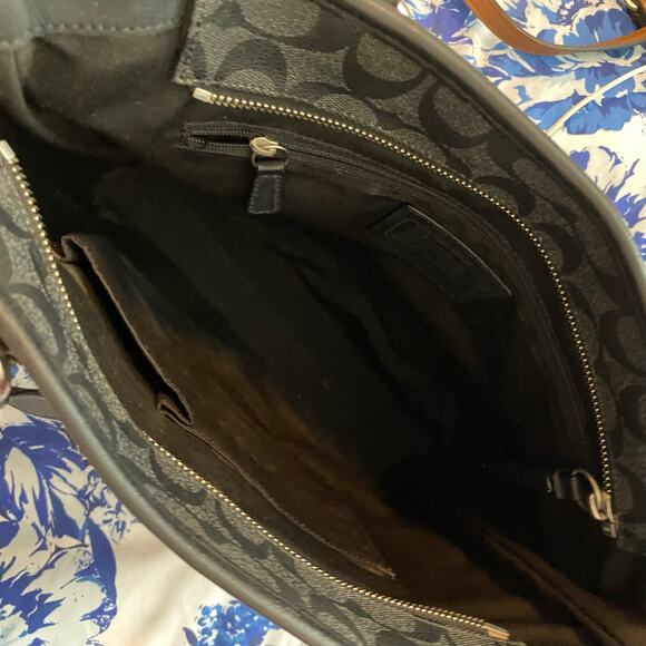 Coach Peyton Black Signature Logo Print Tote Heritage F18917 Handbag - Picture 12 of 13